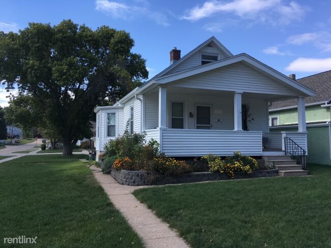 1724 S 6th St | Rentals in Omaha, NE