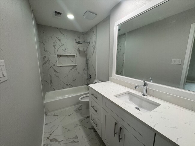 property at 2218 S Ferrisburg Ct