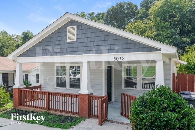3018 Amay James Ave in Charlotte, NC - Foto de edificio - Building Photo