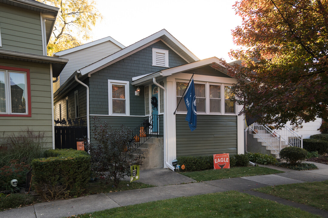 1170 Highland Ave in Oak Park, IL - Building Photo