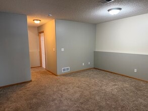 1226 45th Ave NE in St. Cloud, MN - Building Photo - Building Photo