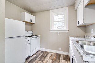 579 Mt Vernon St in Oshkosh, WI - Building Photo