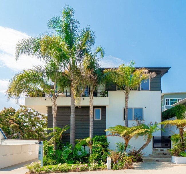 property at 1542 Manhattan Beach Blvd