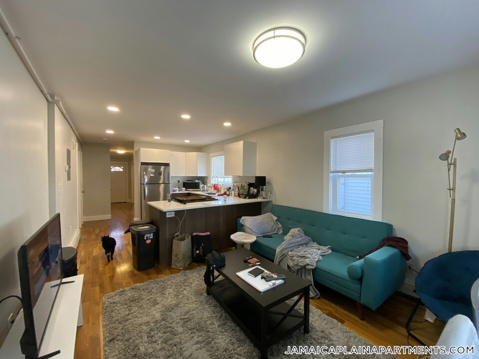 165 Boylston St in Boston, MA - Building Photo