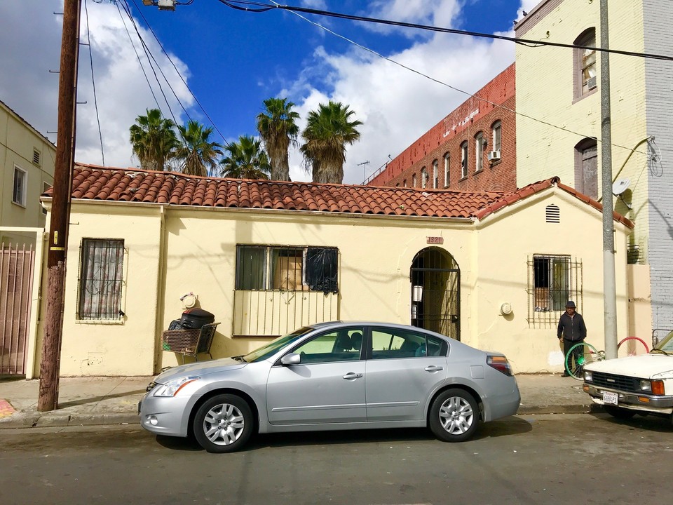 1321 Fedora St in Los Angeles, CA - Building Photo