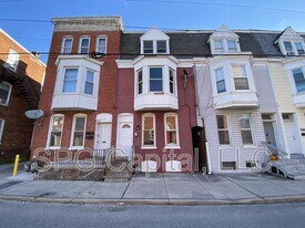 121 S Belvidere Ave in York, PA - Building Photo