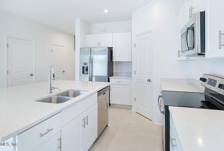 376 Annies Pl in Jacksonville, FL - Building Photo - Building Photo