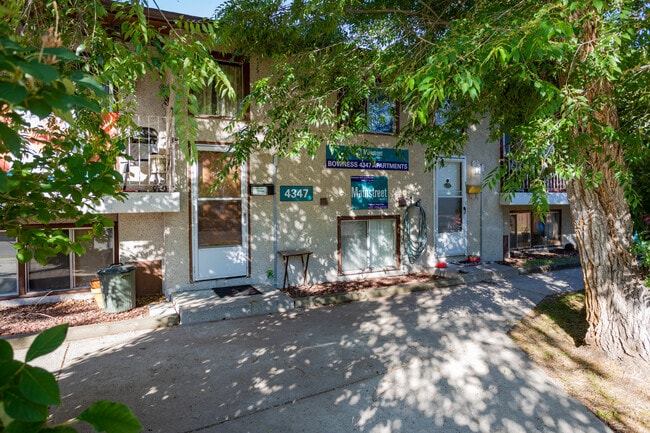Bowness 4347 Apartments in Calgary, AB - Building Photo - Building Photo