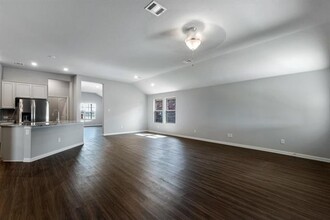 1812 Cinnamon Trl in Aubrey, TX - Building Photo - Building Photo