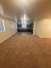 1011 E 56th St in Los Angeles, CA - Building Photo - Building Photo