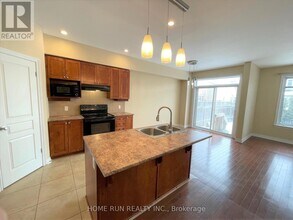 15 Madelon Dr in Ottawa, ON - Building Photo - Building Photo