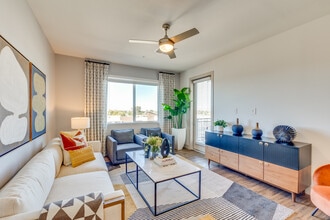 Alexan Tempe in Tempe, AZ - Building Photo - Interior Photo