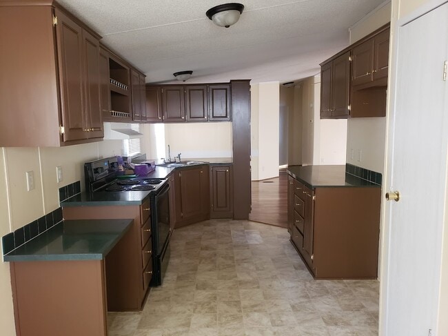 146 E Caroline St in Greenville, SC - Building Photo - Building Photo