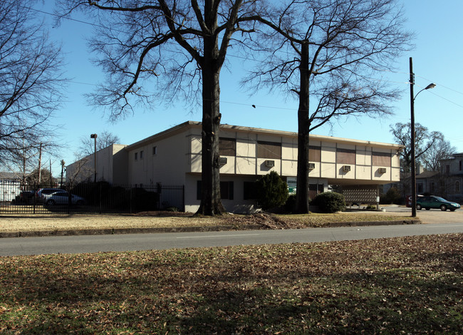 Greensboro Avenue Apartments in Tuscaloosa, AL - Building Photo - Building Photo