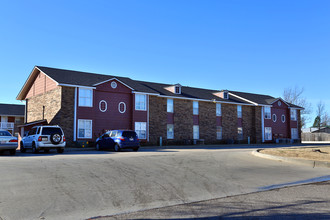 Spring Creek Apartments in Oklahoma City, OK - Foto de edificio - Building Photo