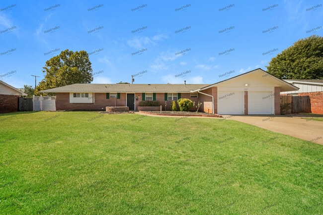 property at 3407 Oakhurst Dr