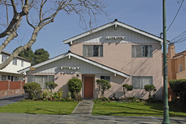 2617 Central Ave in Alameda, CA - Foto de edificio - Building Photo