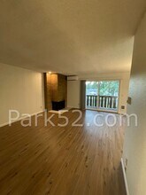 1020 Panorama Dr in Fircrest, WA - Building Photo - Building Photo