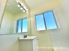 1327 Magnolia Ave, Unit 207 in Los Angeles, CA - Building Photo - Building Photo