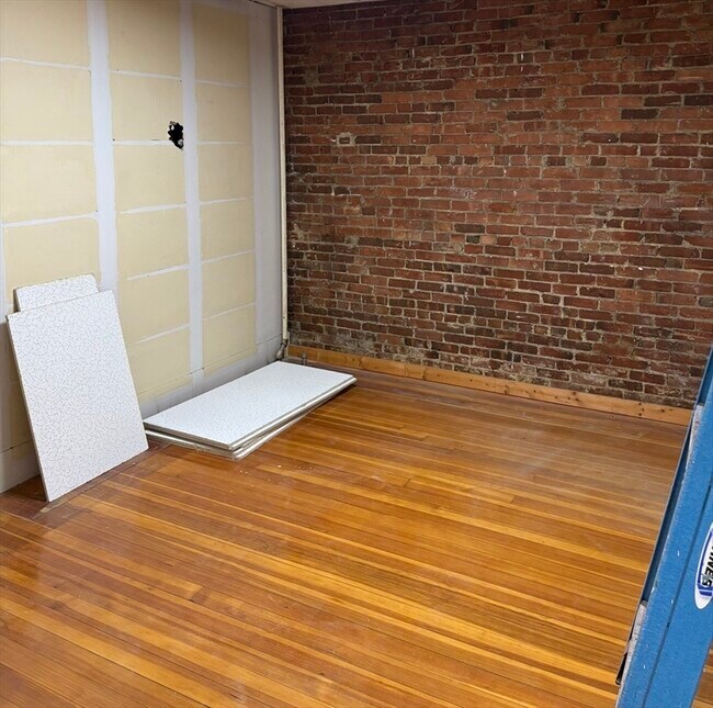 1979 Massachusetts Ave, Unit 1 in Cambridge, MA - Building Photo - Building Photo