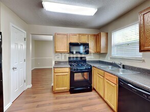 551 Rosalind Terrace in Locust Grove, GA - Building Photo - Building Photo