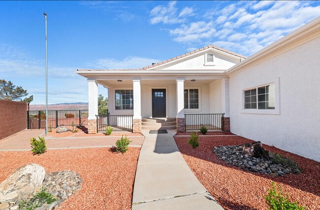 property at 2280 W Vista Ct