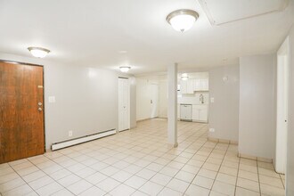 1658 W Pratt Blvd in Chicago, IL - Building Photo - Building Photo