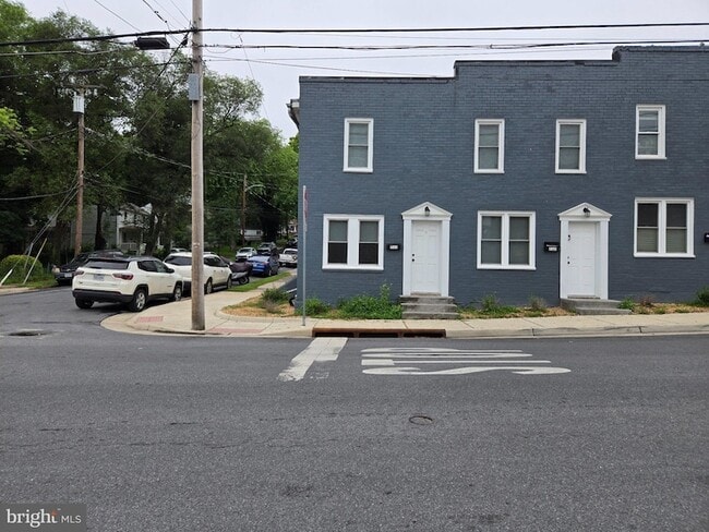 property at 739 S Kent St