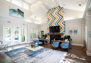 Lenox at Patterson Place in Durham, NC - Foto de edificio - Building Photo