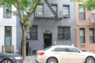 323 East 78th Street in New York, NY - Building Photo - Building Photo