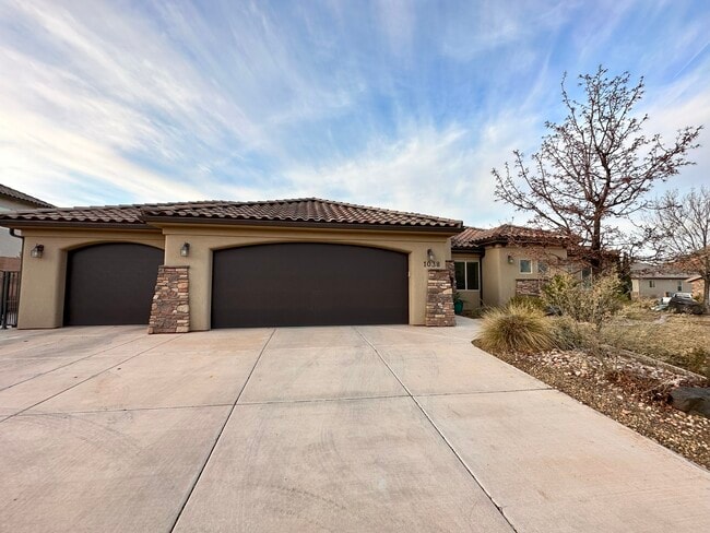 1038 E Stable Way in Washington, UT - Foto de edificio - Building Photo