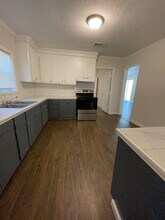 2469 Belvedere Dr in Jackson, MS - Foto de edificio - Building Photo