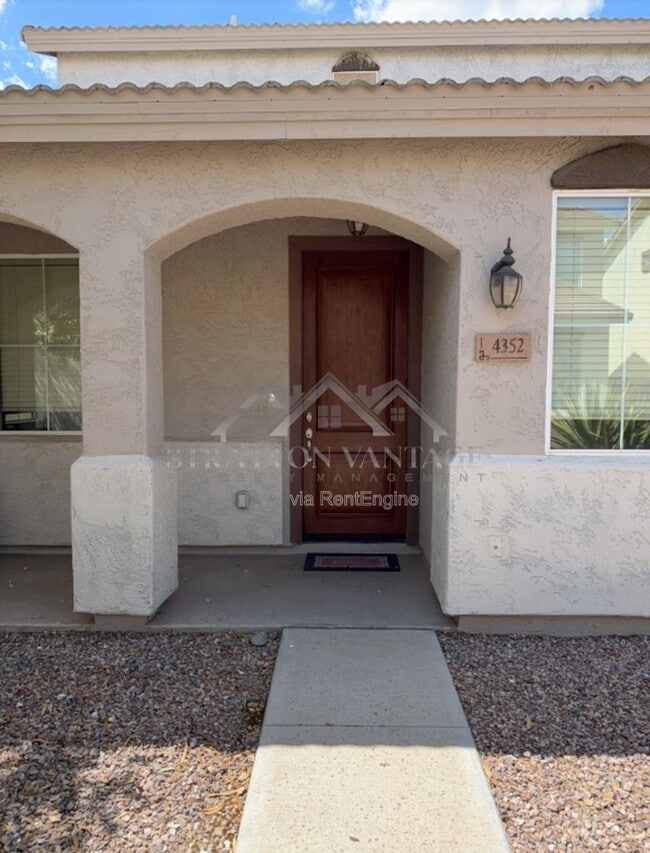 4352 E Carla Vista Dr in Gilbert, AZ - Building Photo - Building Photo