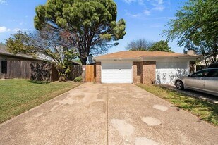 3328 Green Ridge St in Fort Worth, TX - Building Photo