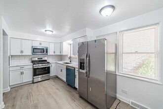 7530 N Oakley Ave in Chicago, IL - Building Photo - Building Photo