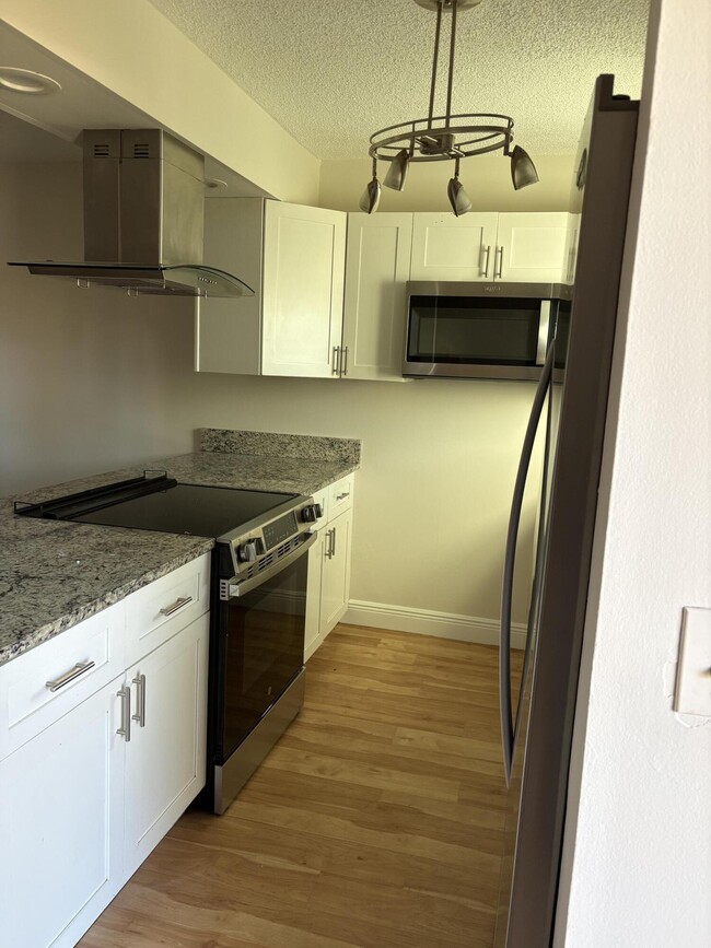 property at 5106 Pier Dr