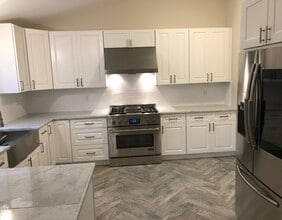 1 Audrey Ln in Centereach, NY - Foto de edificio - Building Photo