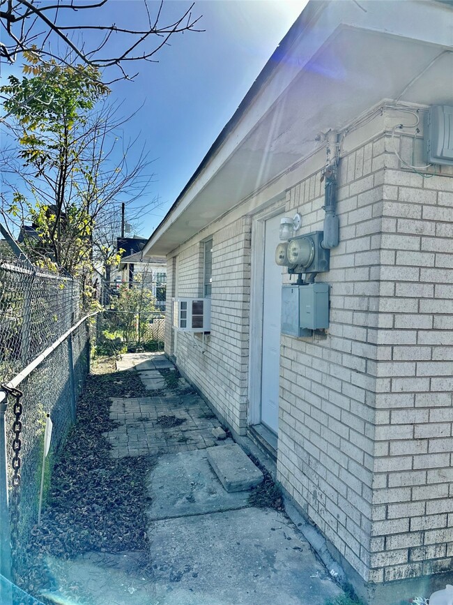 property at 404 James St