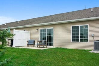 Redwood Whiteland in Whiteland, IN - Foto de edificio - Building Photo