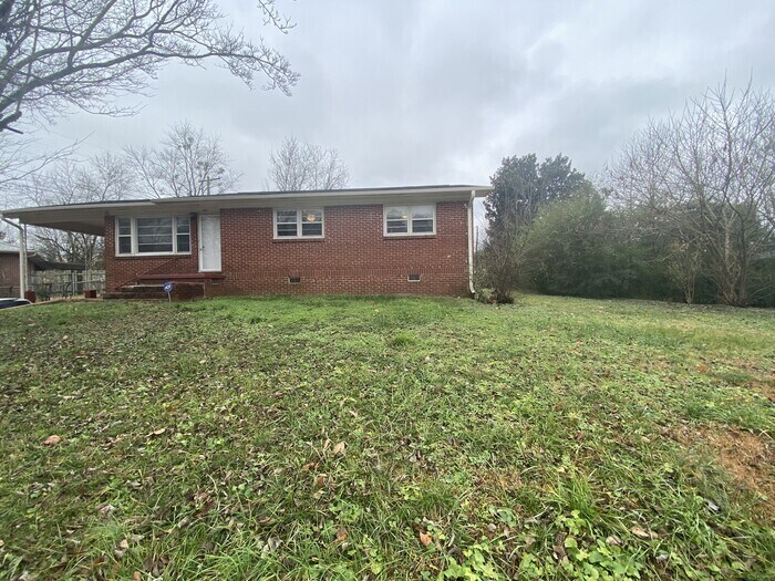 3803 Mastin Lk Rd NW in Huntsville, AL - Building Photo