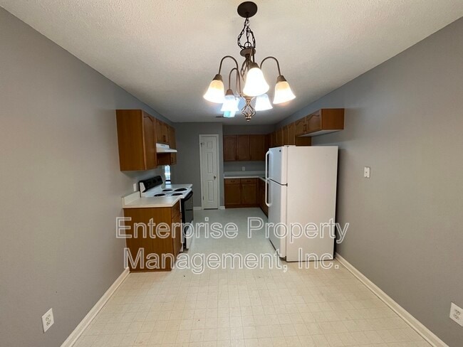 property at 1096 Sunstar Dr