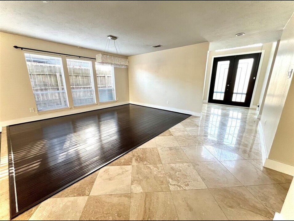 6726 Saffron Hills Dr in Spring, TX - Foto de edificio