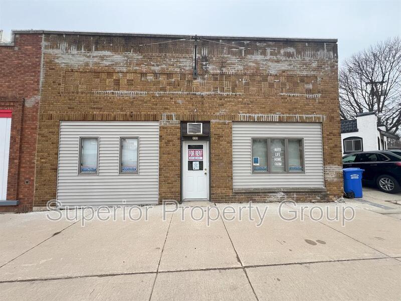 133 N High St in Randolph, WI - Building Photo