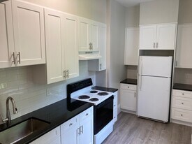 115 Northampton Rd in Amherst, MA - Building Photo