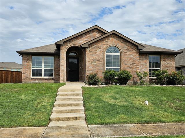 1933 Newport Dr in Lancaster, TX - Building Photo