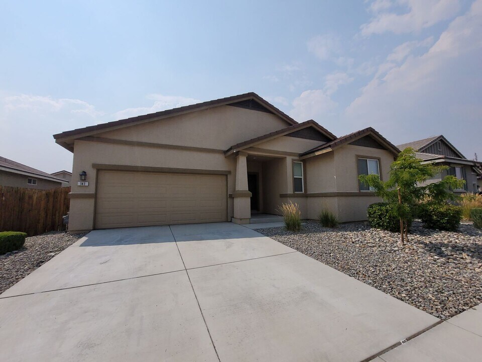 141 Catlin St in Dayton, NV - Building Photo