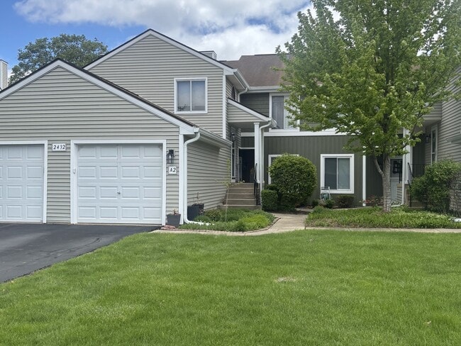 2432 Salem Ct in Woodridge, IL - Building Photo - Building Photo