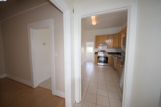 1527 Campbell St in Oakland, CA - Building Photo - Building Photo