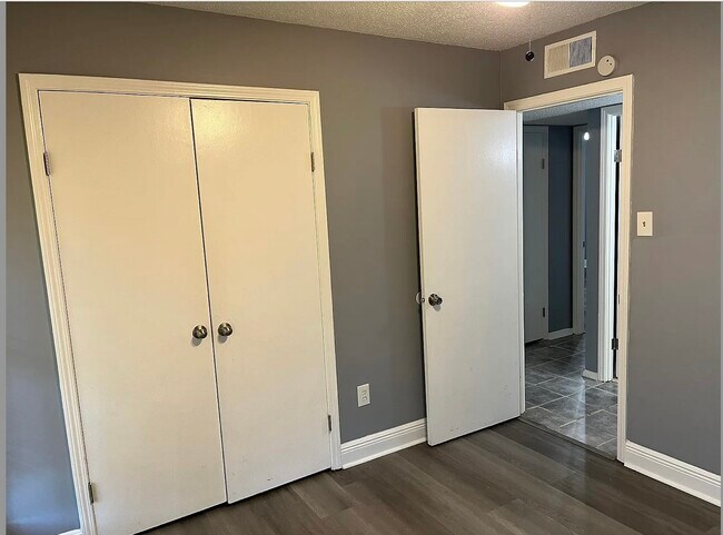 3273 Ridgemont Ave in Memphis, TN - Building Photo - Building Photo