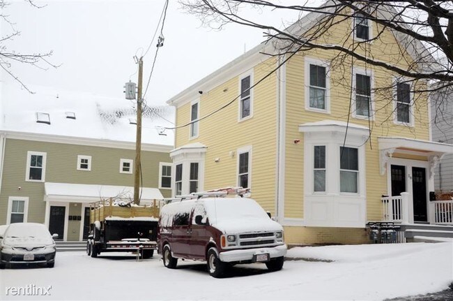 26 Putnam St-Unit -Apt 5 in Somerville, MA - Building Photo - Building Photo
